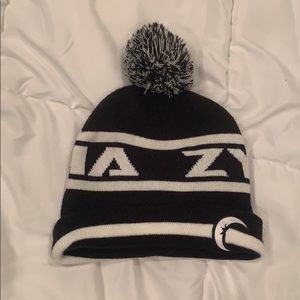 Zyia active pom pom beanie